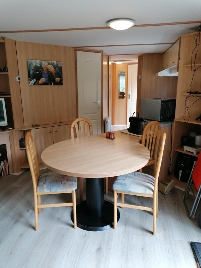 Chalet 4-6 Personen Epe F15 Van Alle Gemakken Voorzien Max Aantal Volwassen Personen Bedraagt 4 ภายนอก รูปภาพ